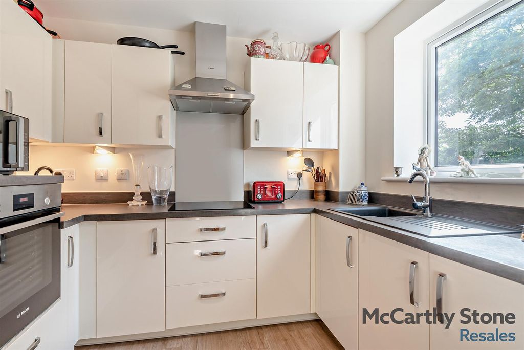 Additional image 5 of 1 bed flat for saleWayfarer Place, The Dean, Alresford, Hampshire SO24