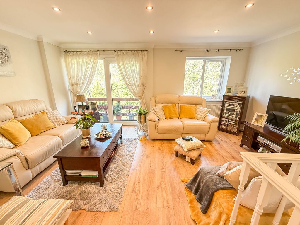 Additional image 8 of 3 bed town house for saleMargeholes, Carpenders Park, Watford WD19