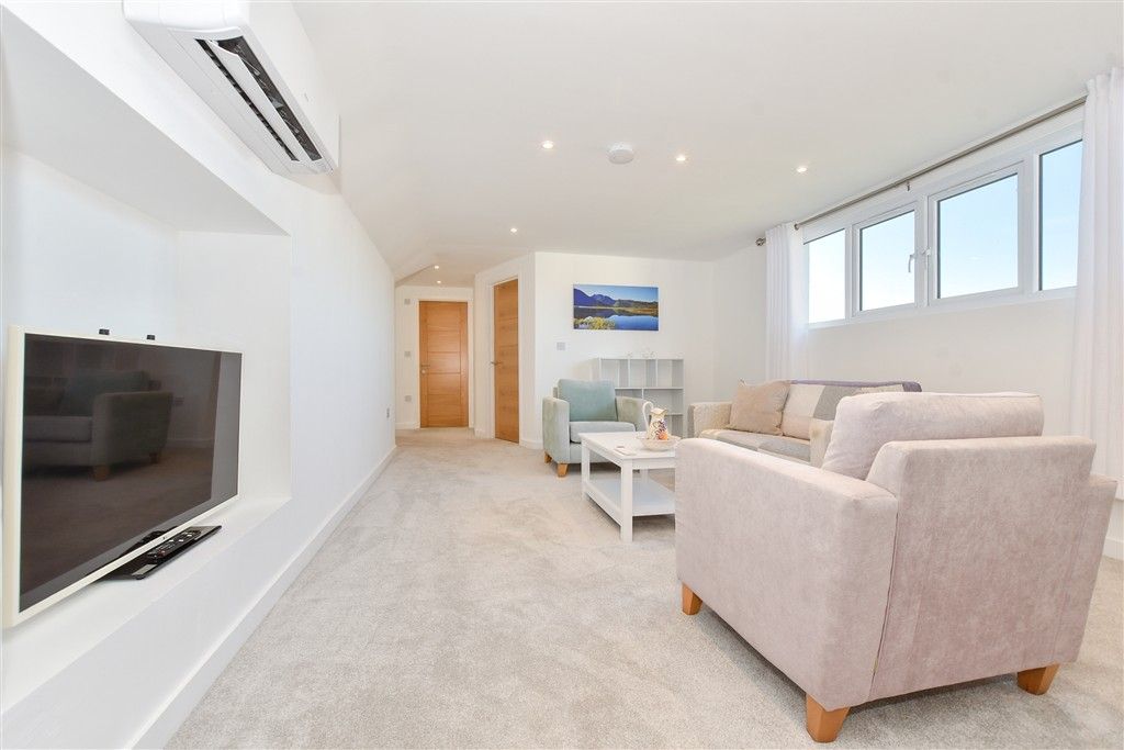 Additional image 10 of 5 bed chalet for saleGrenham Bay Avenue, Minnis Bay, Birchington, Kent CT7