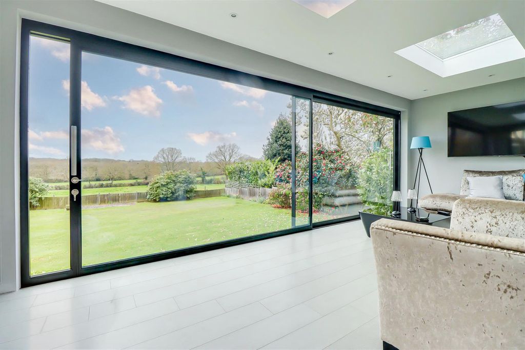 Additional image 5 of 3 bed detached house for saleHaresland Close, Benfleet SS7