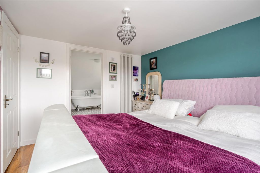 Additional image 12 of 4 bed detached house for saleNorthchurch, Berkhamsted HP4