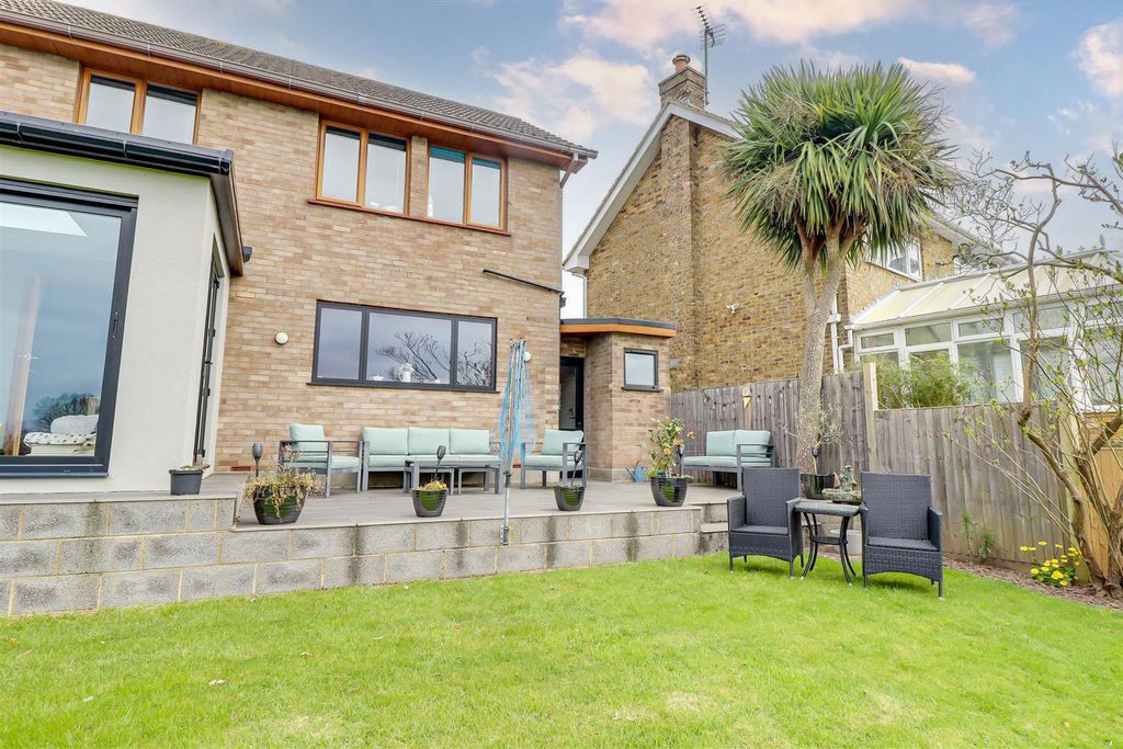 Additional image 26 of 3 bed detached house for saleHaresland Close, Benfleet SS7