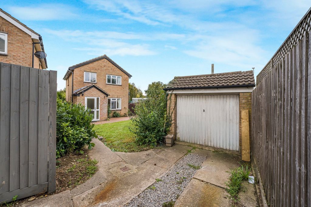 4 bed detached house for saleEdward Clarke Close, Danescourt CF5