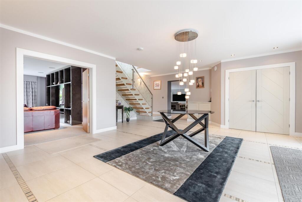 Moor Hall Drive photo 5