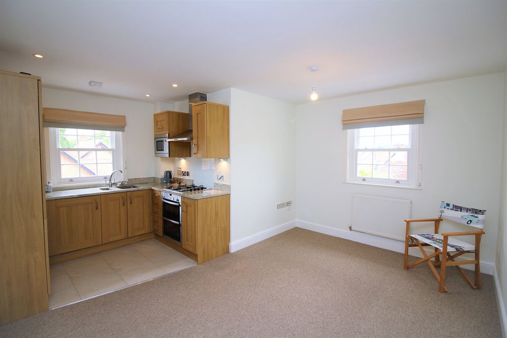 Additional image 5 of 2 bed flat for saleBurgage Mews, West Street, Alresford SO24