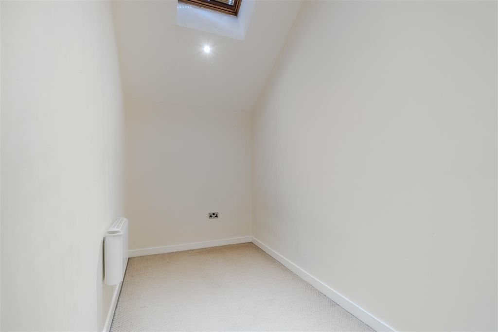 Additional image 11 of 2 bed flat for salePiccadilly Heights, Wain Avenue, Chesterfield S41
