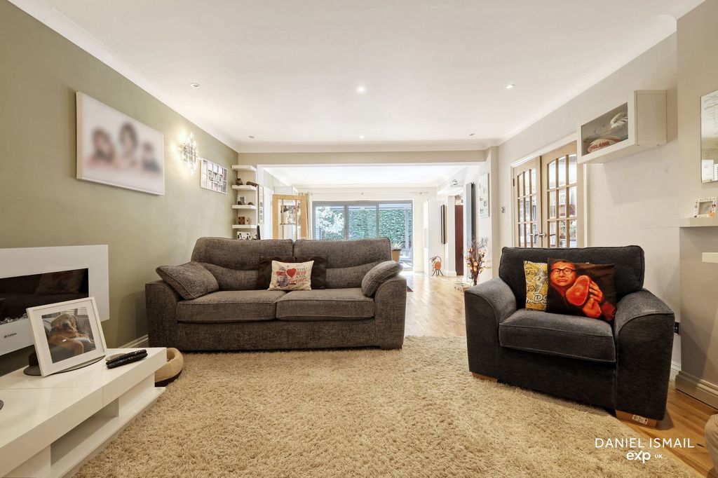 Additional image 14 of 5 bed detached house for saleGreat Berry Lane, Langdon Hills, Basildon SS16