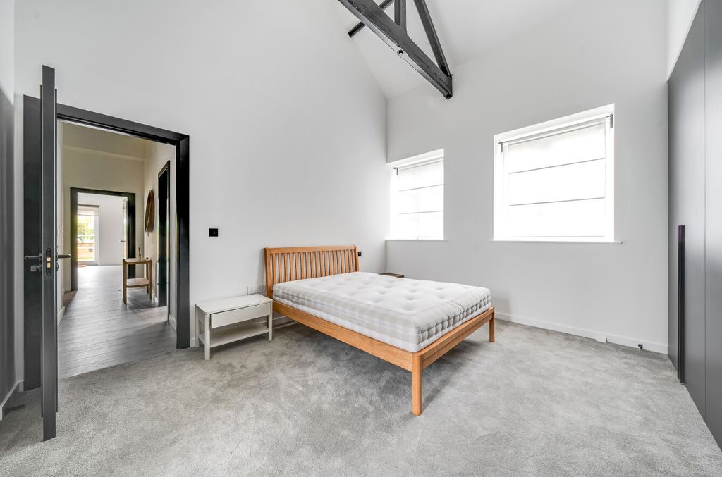 Additional image 15 of 2 bed flat for saleDaffodil Crescent, Barnet EN4