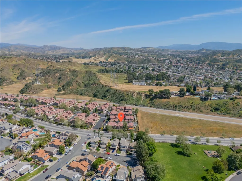 Additional image 89 of 28102 Bobwhite Cir Unit 3, Saugus, CA 91350