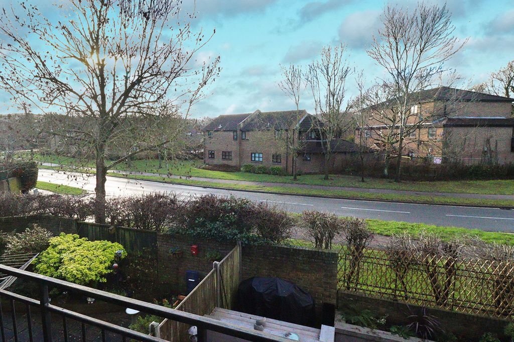 Additional image 9 of 2 bed flat for saleThe Gallops, Langdon Hills, Basildon SS16