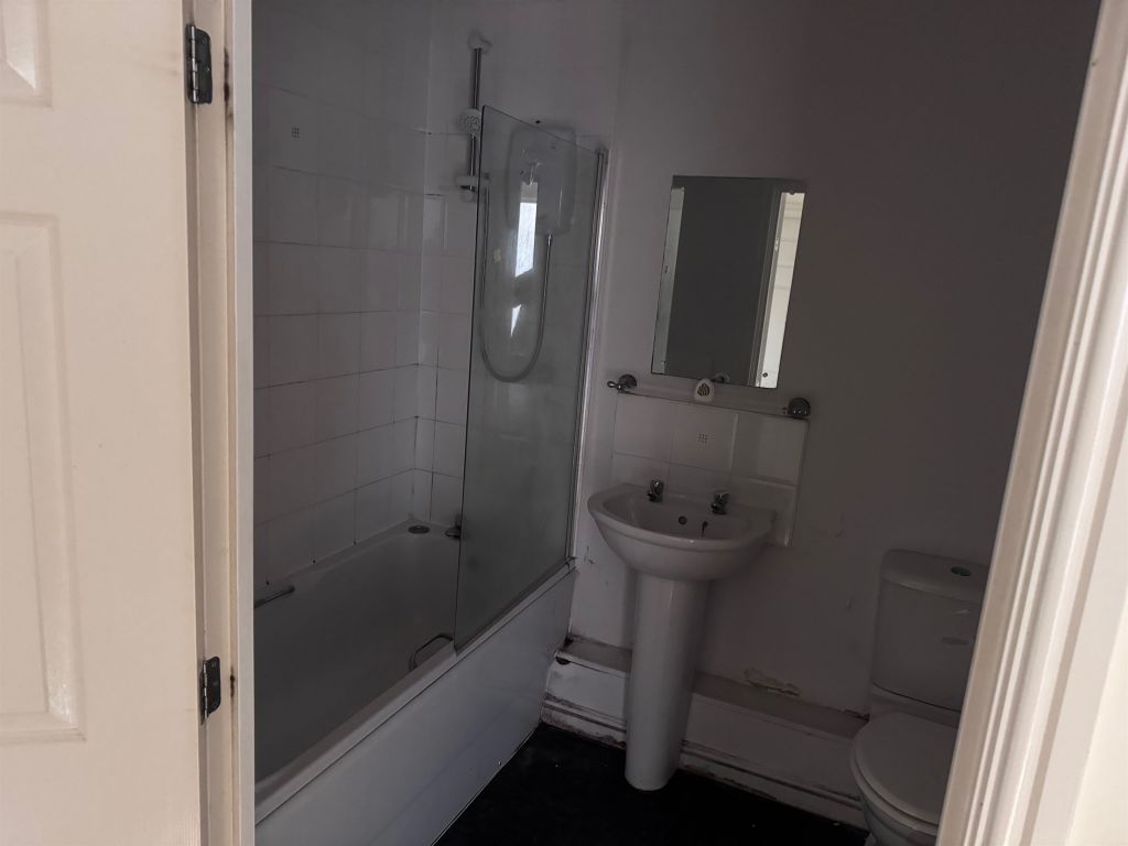 Additional image 5 of 2 bed flat for saleWhitehall Drive, Leeds LS12