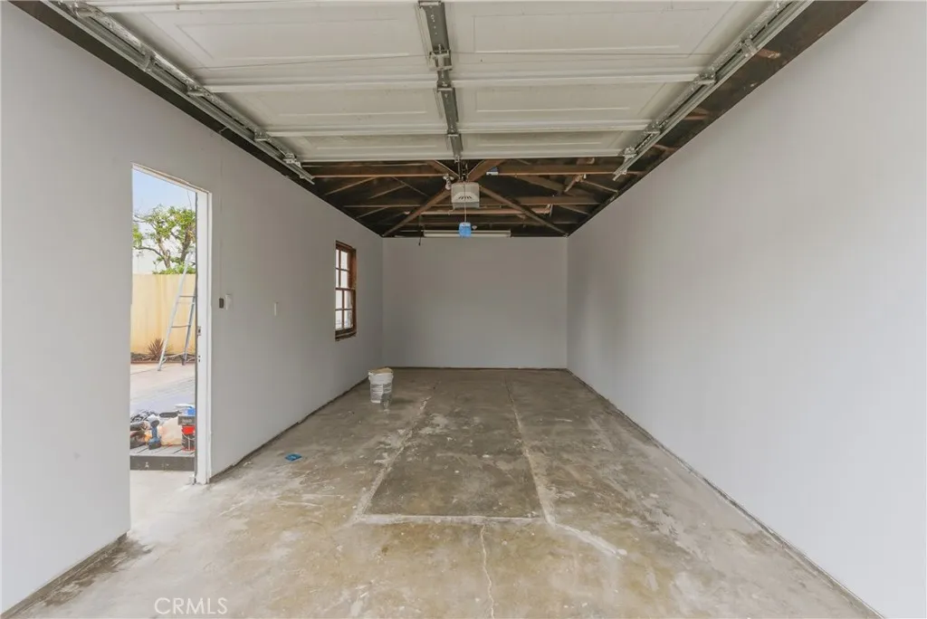 2010 Golden Ave, Long Beach, CA 90806