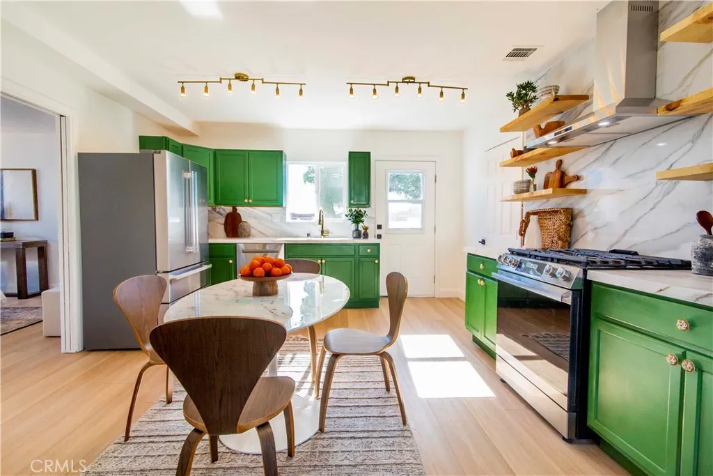 Additional image 12 of 10816 Calvert St, North Hollywood, CA 91606