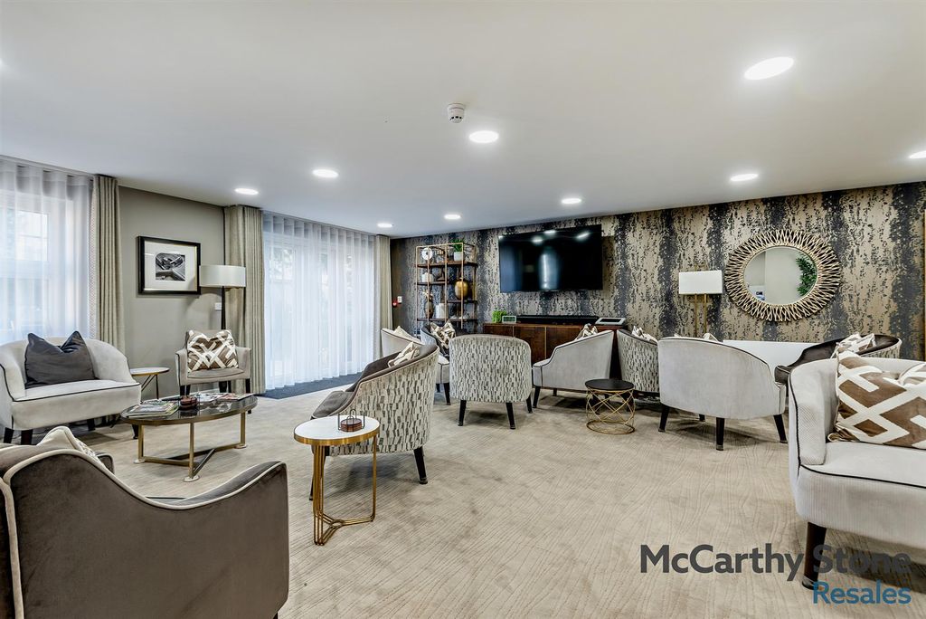 Additional image 23 of 2 bed flat for saleQueen Elizabeth Place, Orchard Lane, Alton GU34