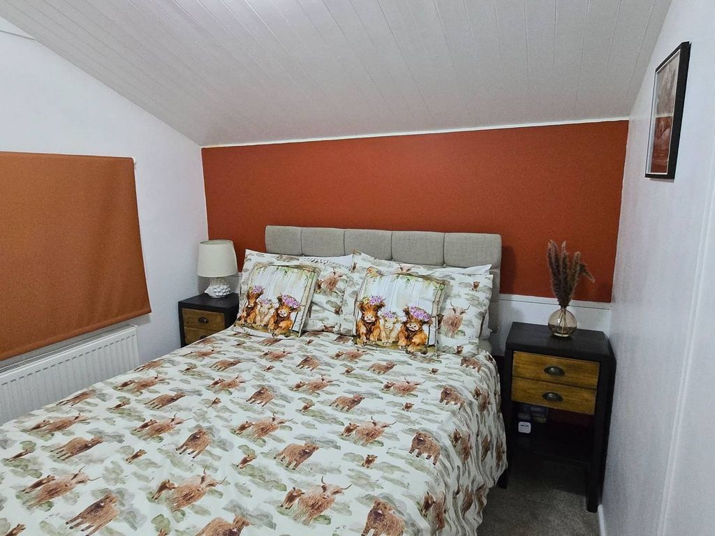 2 bed lodge for saleLlandderfel, Bala LL23 photo 4