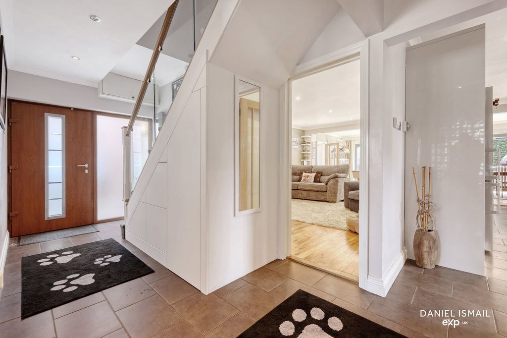 Additional image 6 of 5 bed detached house for saleGreat Berry Lane, Langdon Hills, Basildon SS16