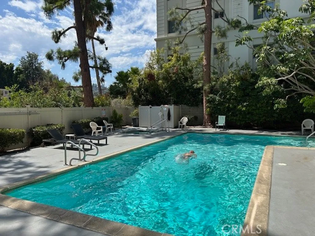 11138 Aqua Vista Street Unit 67, Studio City, CA 91602