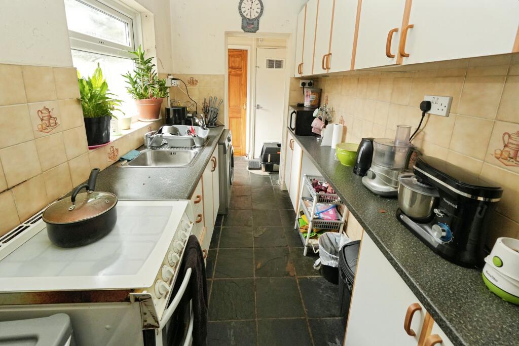 Poplar Road, Smethwick, B66 photo 5