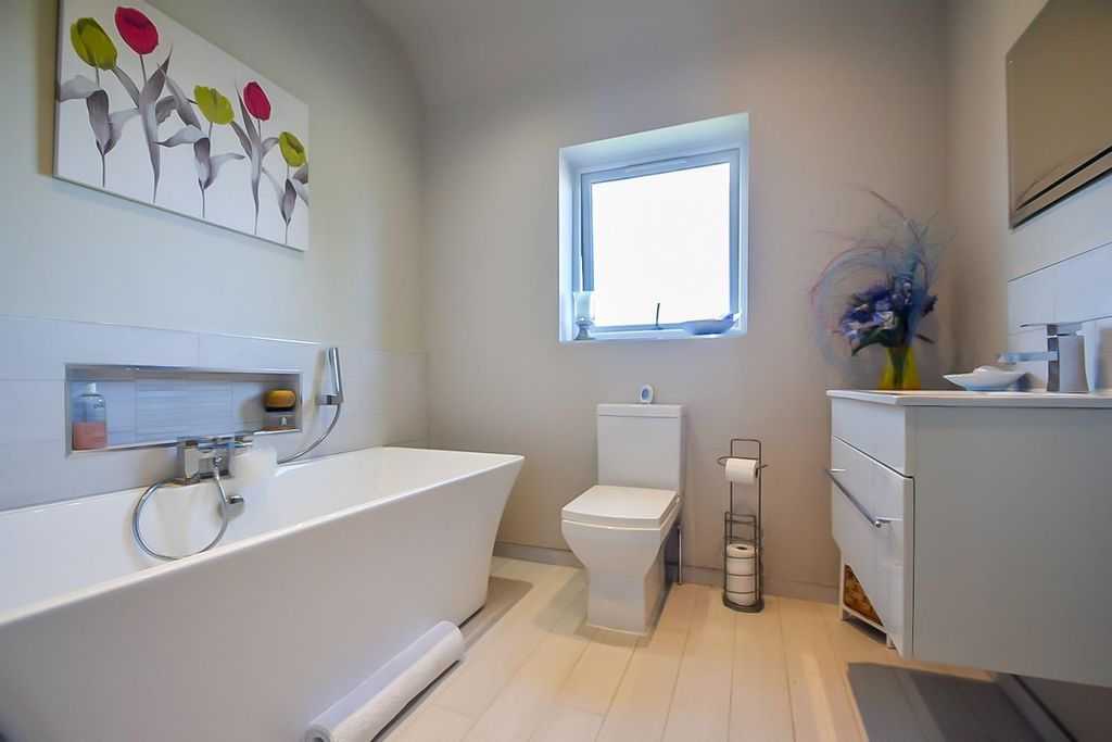 Additional image 26 of 4 bed detached house for saleSt. Marys Road, Benfleet SS7