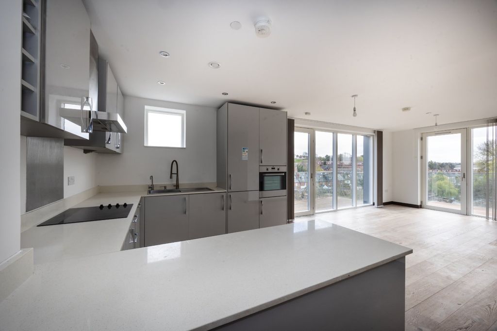 Additional image 5 of 2 bed flat for saleRiverside View, 5-9 Berkeley Avenue, Reading RG1