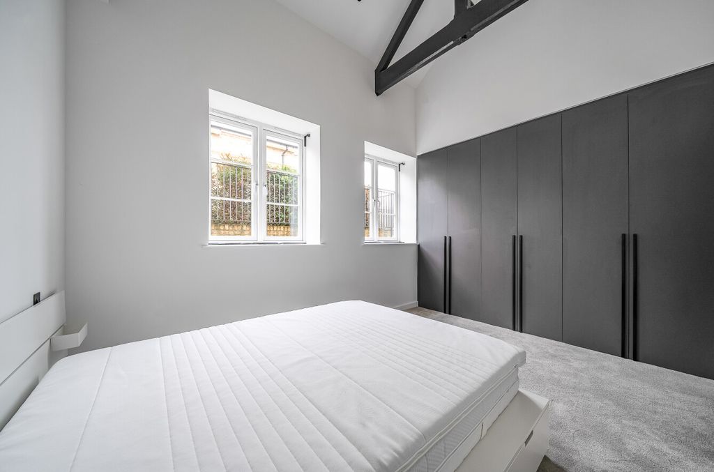 Additional image 8 of 2 bed flat for saleDaffodil Crescent, Barnet EN4