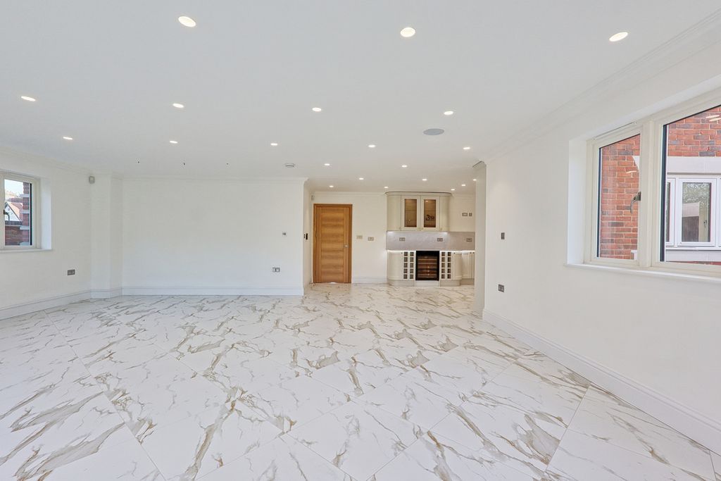 Additional image 15 of 6 bed detached house for saleCurtis Road, Emerson Park RM11