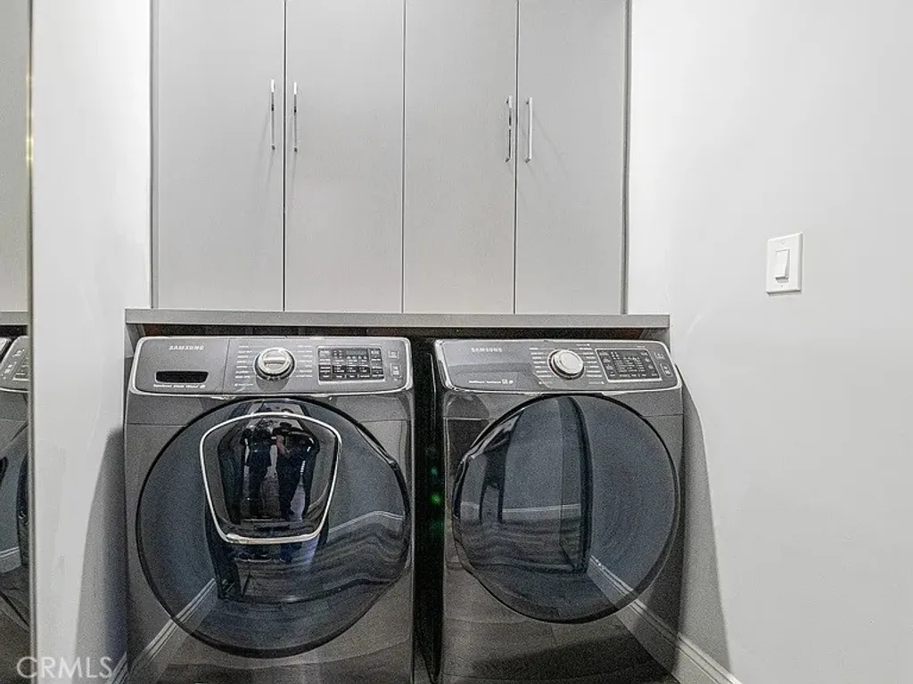 Additional image 8 of 430 N Parish Pl, Burbank, CA 91506