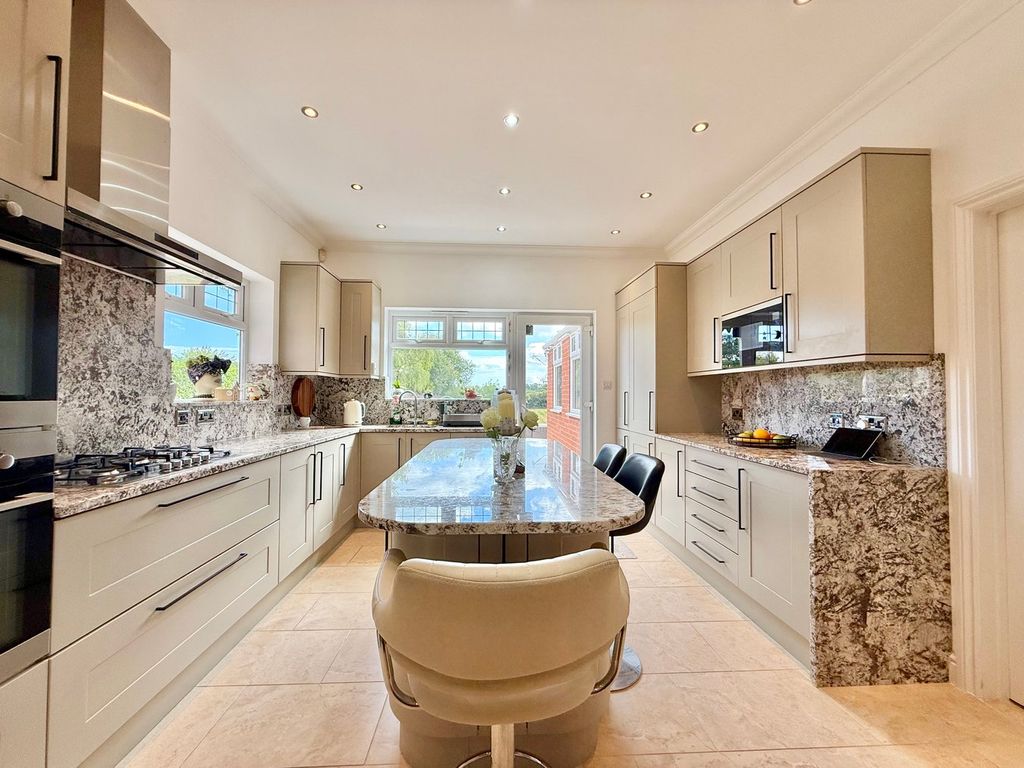 Additional image 8 of 7 bed detached house for salePotmans Lane, Bexhill On Sea TN39