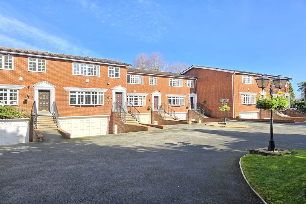 Additional image 15 of 4 bed town house for saleNorwood Park, Booth Road, Altrincham WA14