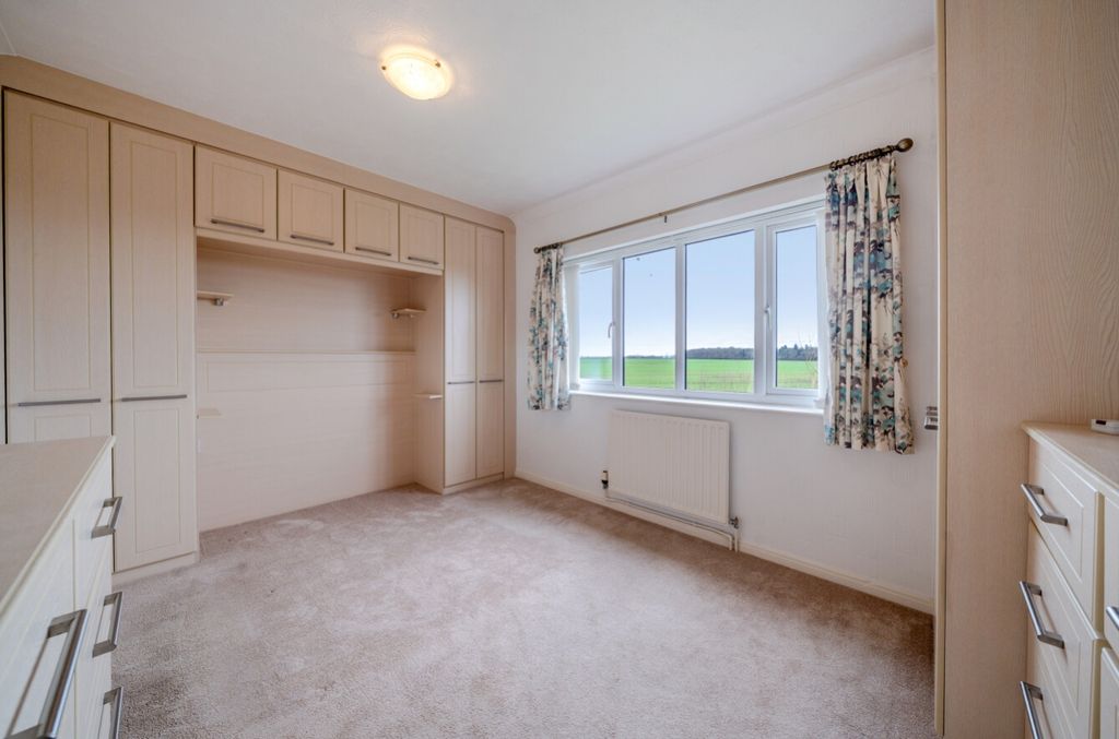 Additional image 8 of 2 bed flat for saleBriar Lane, Grimsby, Lincolnshire DN33