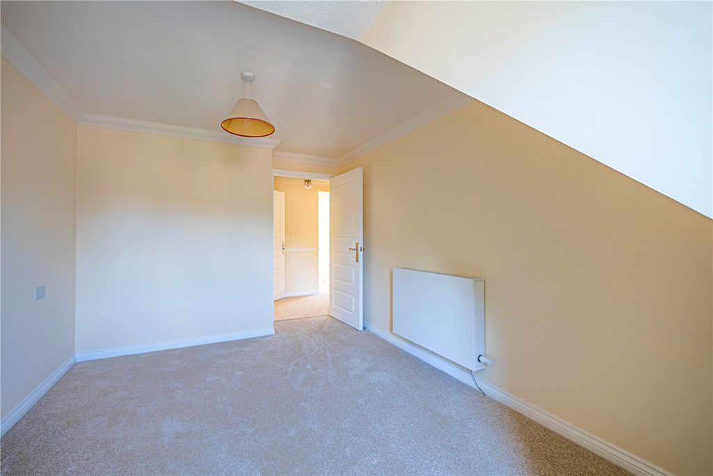 Additional image 15 of 2 bed flat for saleHigh Street, Berkhamsted, Hertfordshire HP4