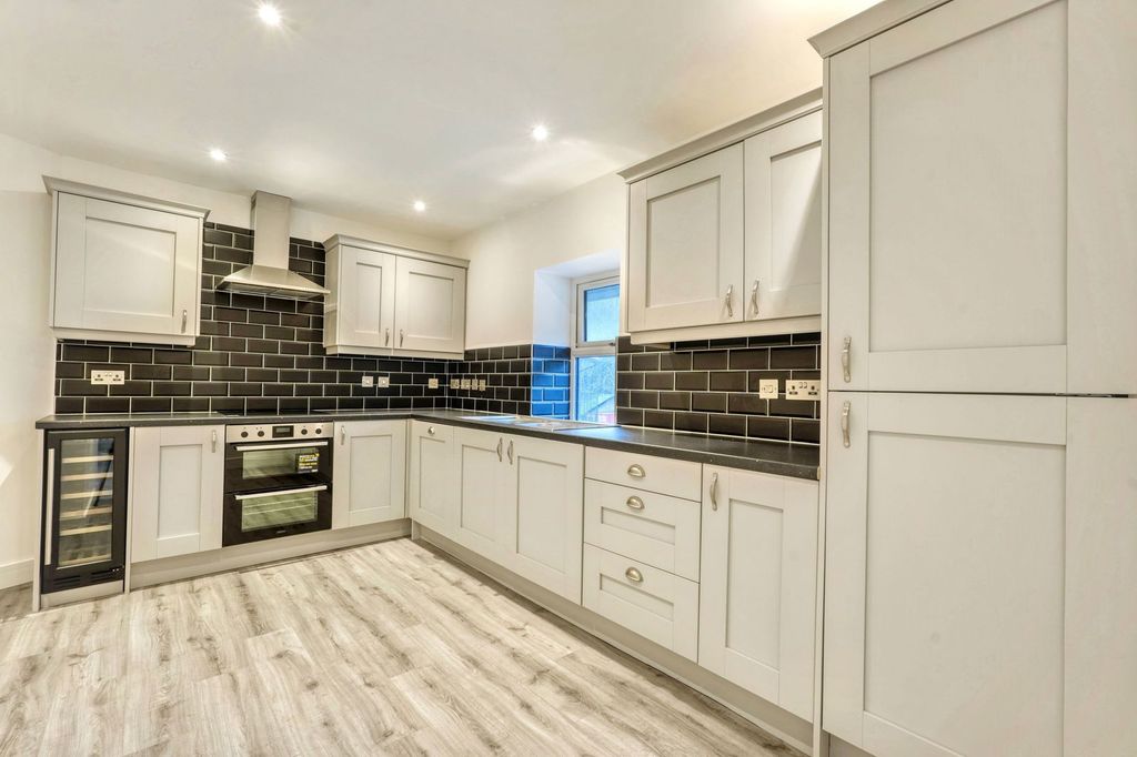 2 bed flat for saleStation House Apartments, Cockermouth CA13 photo 5