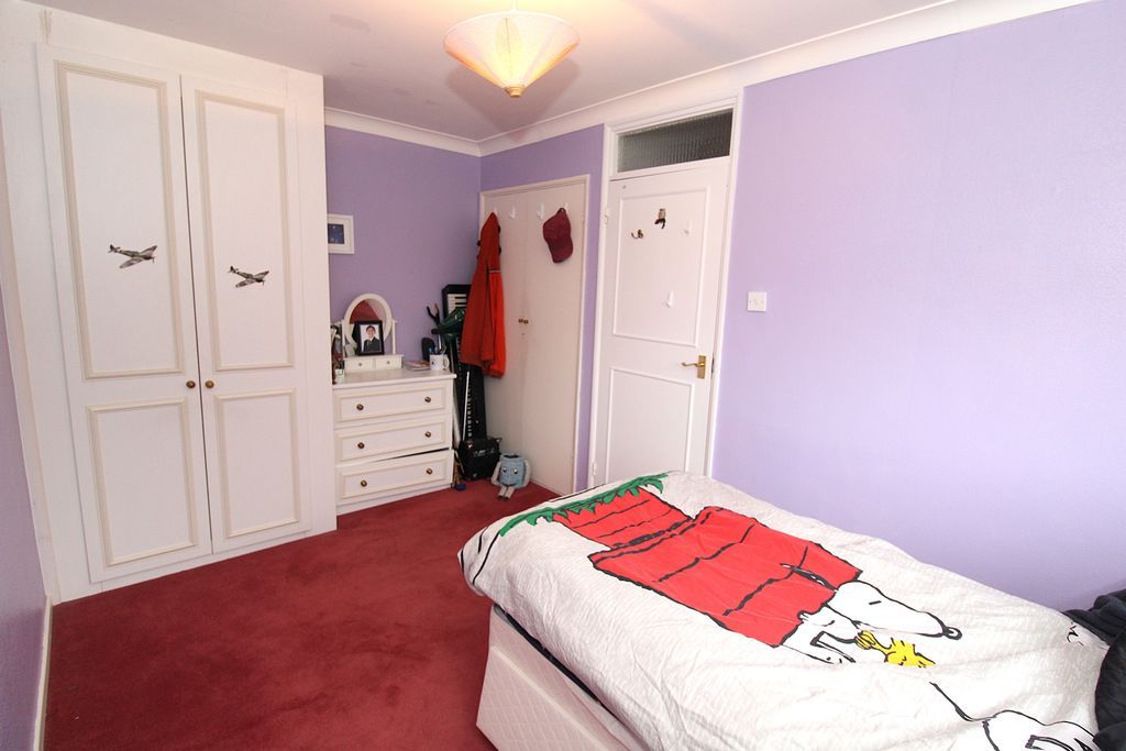 Additional image 9 of 2 bed flat for saleWoodmansterne Lane, Banstead SM7