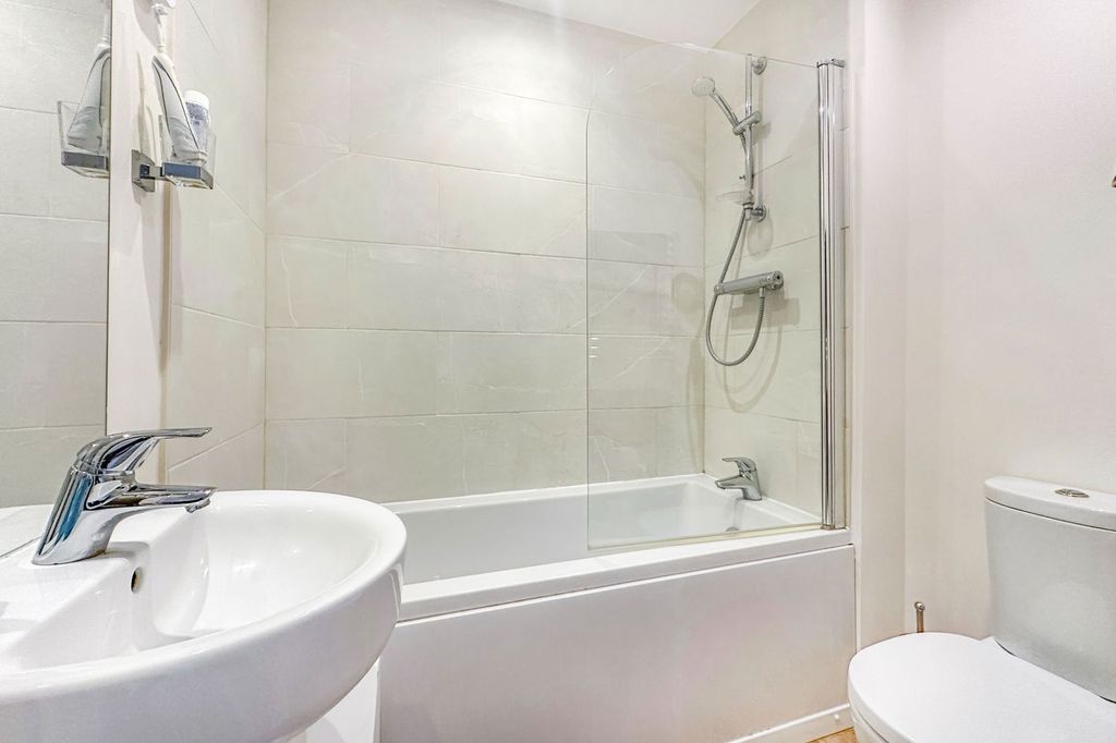 Additional image 3 of 3 bed semi-detached house for saleClipson Crest, Barton-Upon-Humber DN18