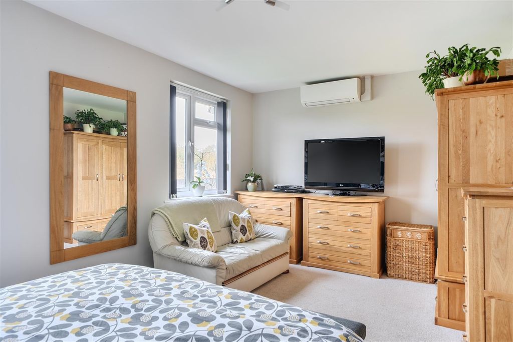 Additional image 15 of 3 bed detached bungalow for saleBushey Shaw, Ashtead KT21