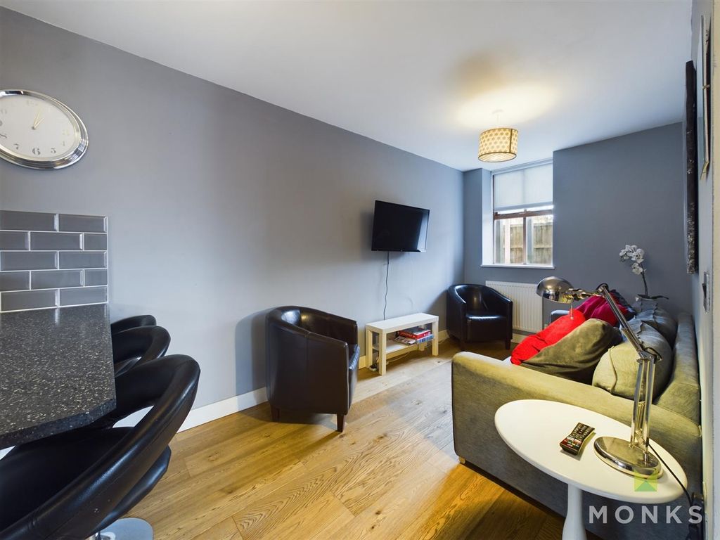 Additional image 4 of 2 bed flat for saleOswald Road, Oswestry SY11