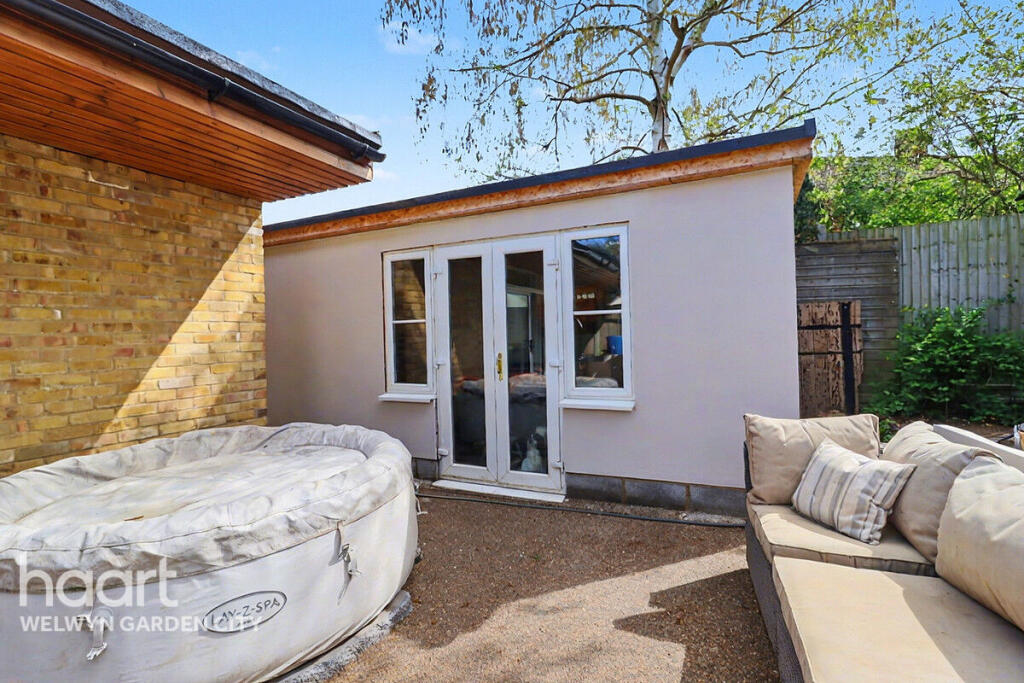 Additional image 19 of Blythway, Welwyn Garden City