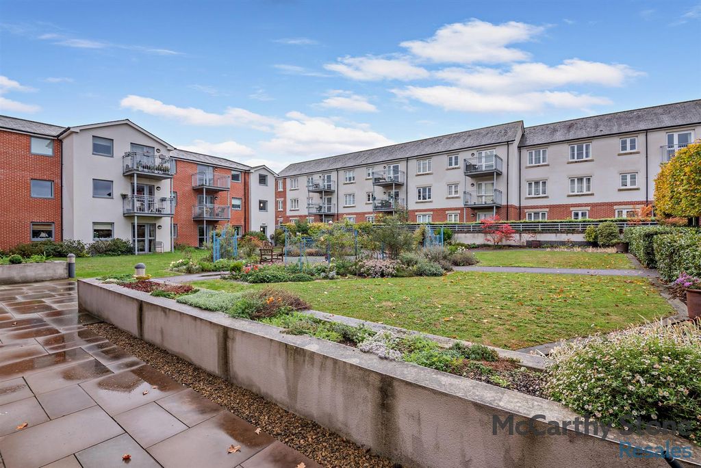 Additional image 12 of 2 bed flat for saleLady Susan Court, New Road, Basingstoke RG21