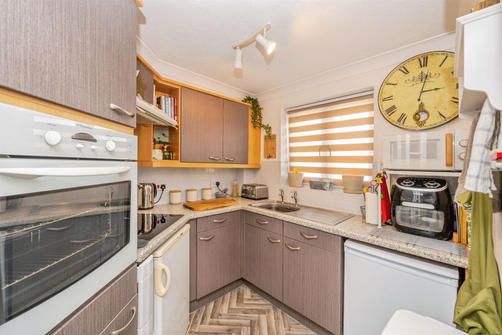 Additional image 3 of 1 bed flat for salePark View, Ashbourne DE6