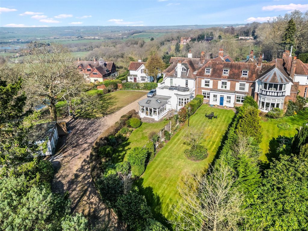 6 bed terraced house for saleGoldsmiths, South Hill, Langdon Hills SS16