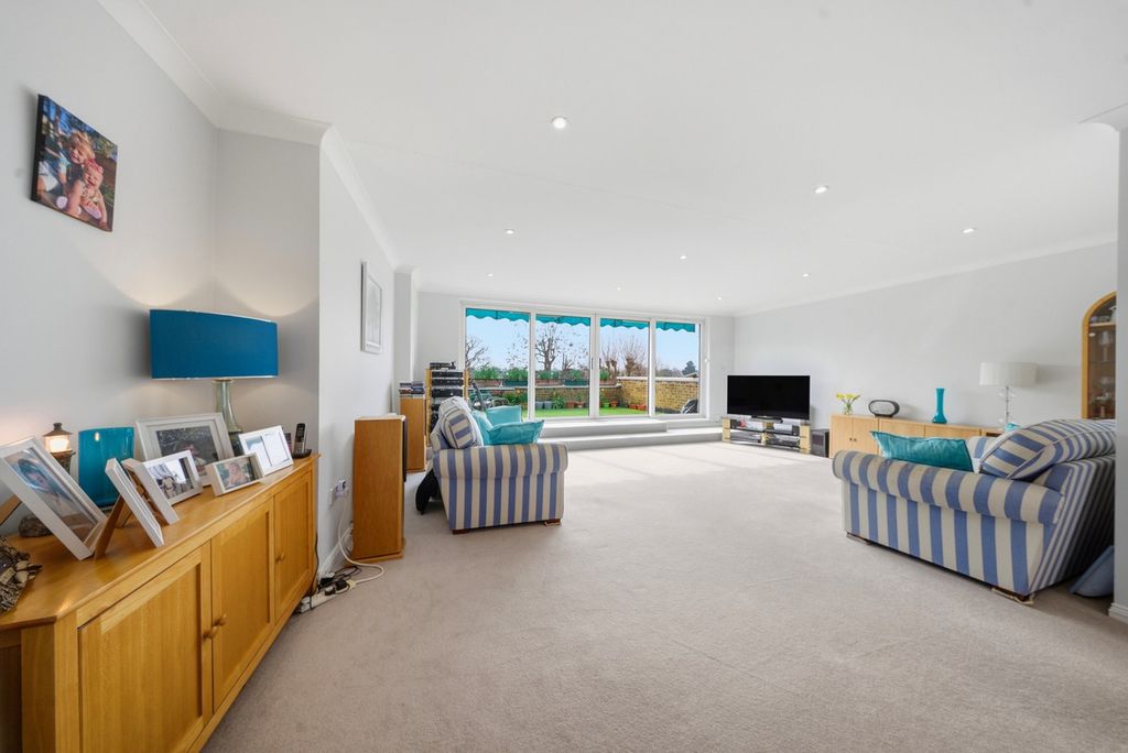Additional image 7 of 3 bed penthouse for saleOverbury Avenue, Beckenham BR3