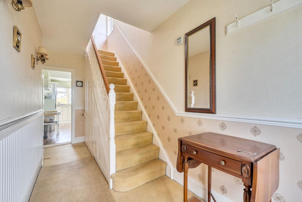 3 bed property for saleStation Road, Berkeley, Gloucestershire GL13 photo 3