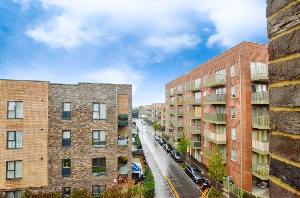 Additional image 9 of 2 bed flat for saleBucknall Place, Watford WD19