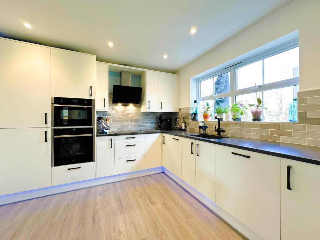 Additional image 3 of Castell Close, Trowbridge, BA14 7UJ
