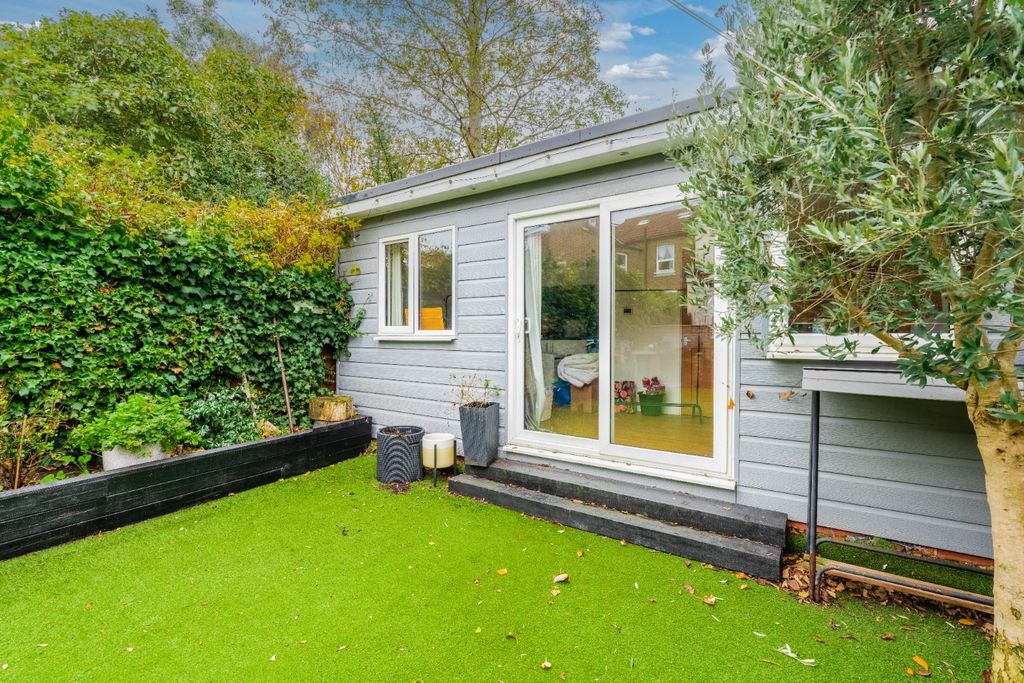 Additional image 42 of 4 bed detached house for saleIzane Road, Bexleyheath, Kent DA6