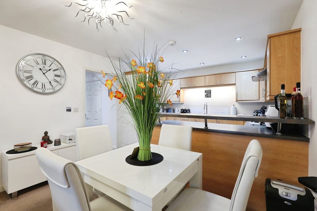 Additional image 8 of 2 bed flat for saleBritannia Road, Banbury OX16