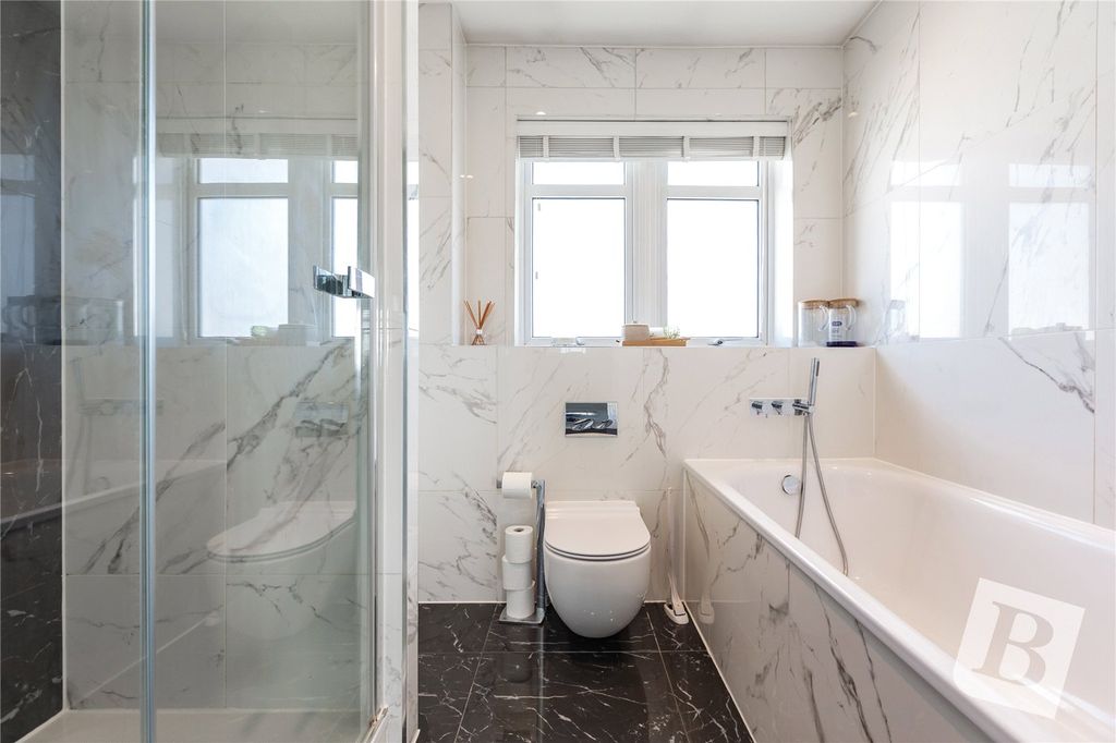 Additional image 5 of 2 bed flat for saleAbington Court, Hall Lane, Upminster RM14