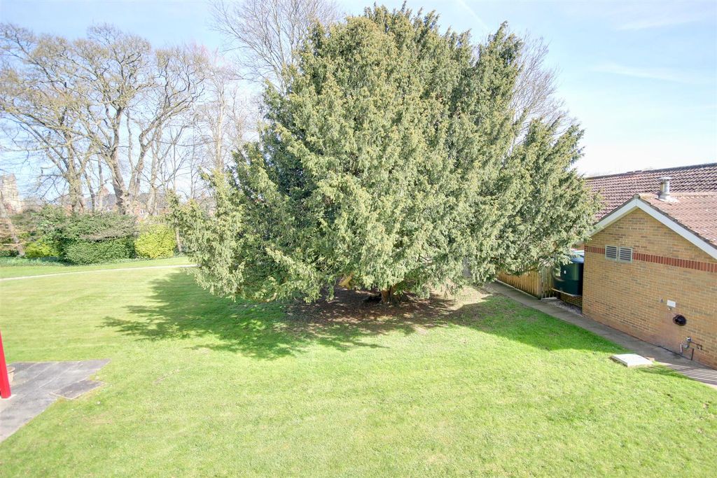 Additional image 10 of 2 bed flat for saleLong Lane, Beverley HU17