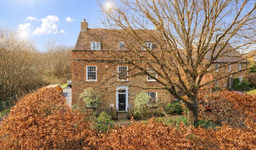 6 bed detached house for saleThe Willows, Billingshurst RH14