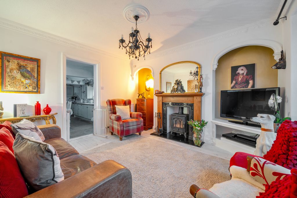 4 bed detached house for saleStone, Berkeley GL13 photo 5